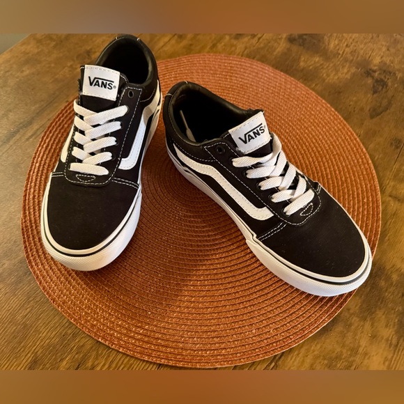 Vans Other - Vans Platform Low-Top Skate Shoes, Black and White - Little kid size 2, Unisex